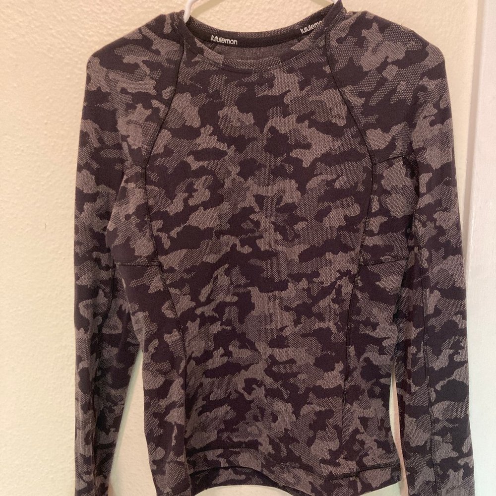 LuLulemon Camo Top